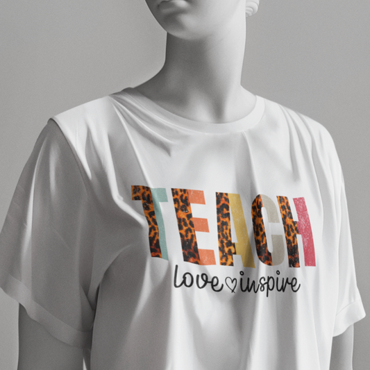 Camiseta Teach Love Inspire